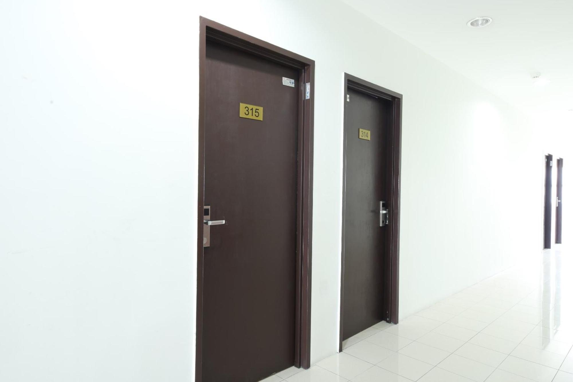 Super Oyo 502 Midah Inn Puchong Esterno foto